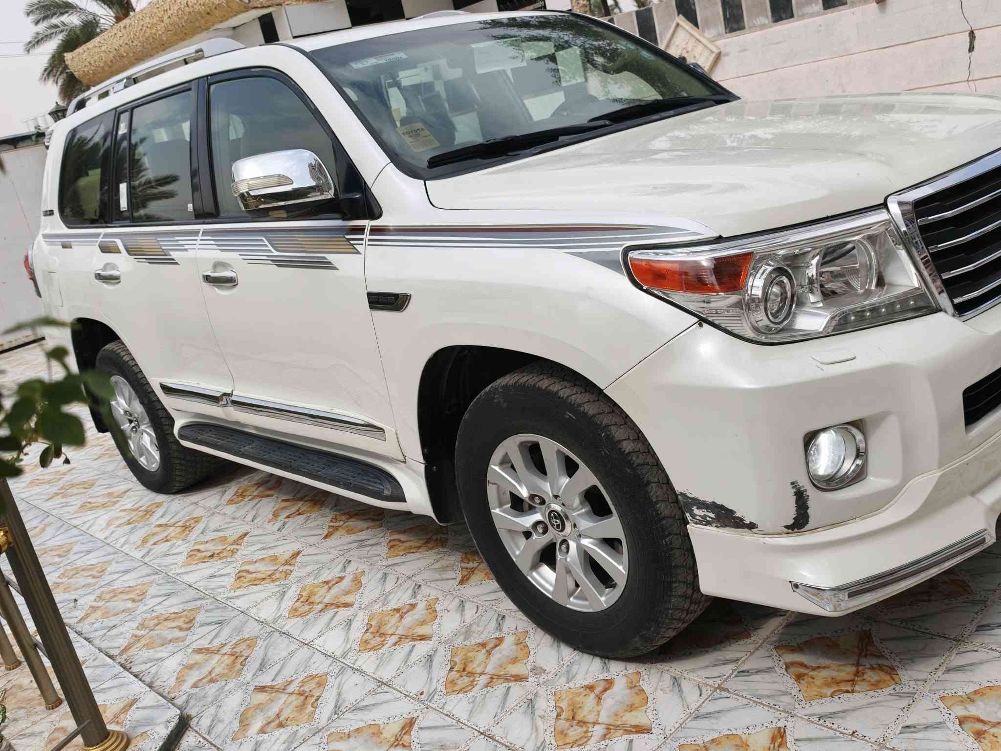 لاندكروزر 2010 رقم اربيل الدولي والمواصفات سياره بها ثلاث قطع ونص صبغ بدون اي ضرر داخلي اثر شخوط يعني مكفوله من اي ضربه كير مكينه حداديه تخم تاير تبريد كله بشرط سياره جديده وجاهزه من كل شيء واحلى من الصوره السونار مرفق بالمنشور السعر 228 هاتف***********
