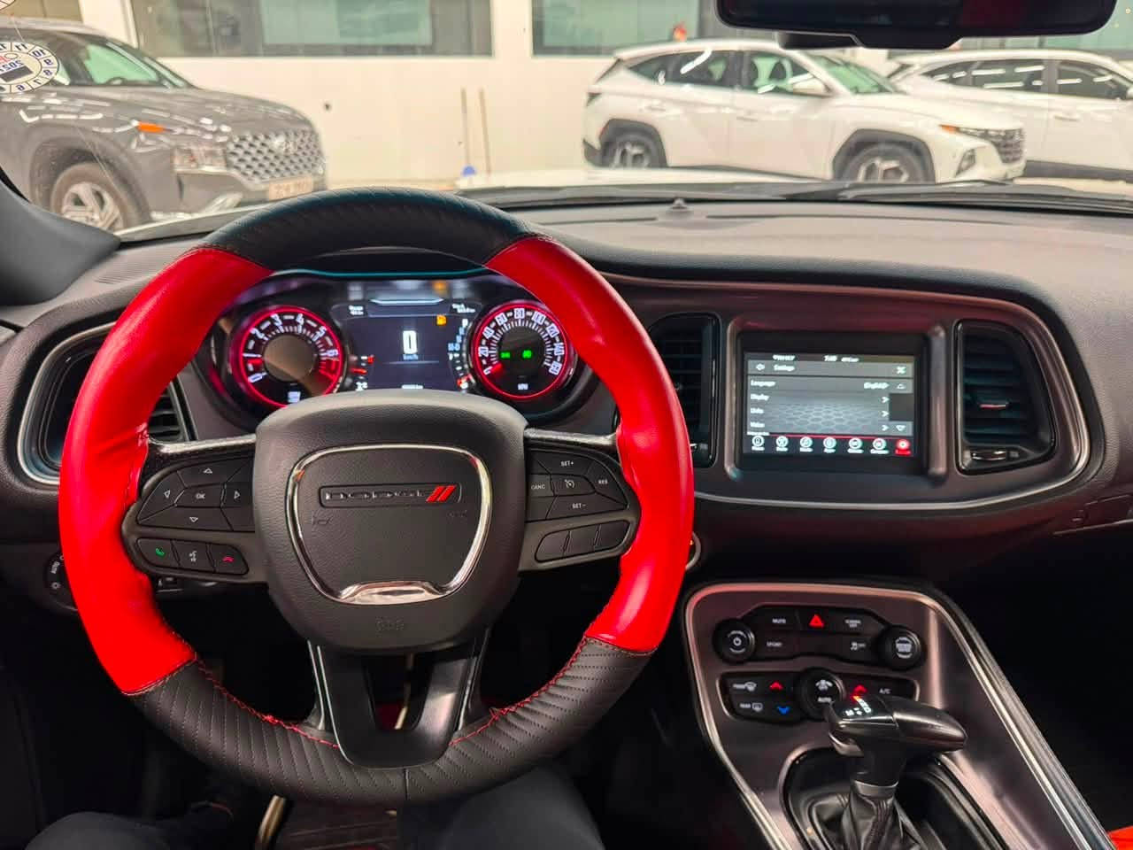 دوج جالنجر2022 SXT لون ابيض
حجم المحرك V6 سلندر (3.6L)

عداد المسافة 52 mil
(السيارة ايرباكات كلة سليمة)
( السيارة رقم أربيل )  
المواصفات :
بصمة 
بصمة أبواب
رادار جانبي (نقاط عمياء)
كشنات تحكم كهربائي
تحكمات استيرن
حساسات خلفية+كاميرا
مانع انزلاق+ABS
‏Apple Car Play
‏Android Auto 
وضعيات القيادة Drive Modes
وبقية المواصفات مواصفات المعروفة
سيارة بيها جاملخ و بونيد اشوياي جاملغ خلفي تعديل 
بدون داخل بدون ارباك 

(العنوان/ أربيل 
للتواصل ***********
***********
