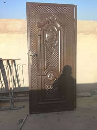 باب كامل • قابل تفاوض • واتساب