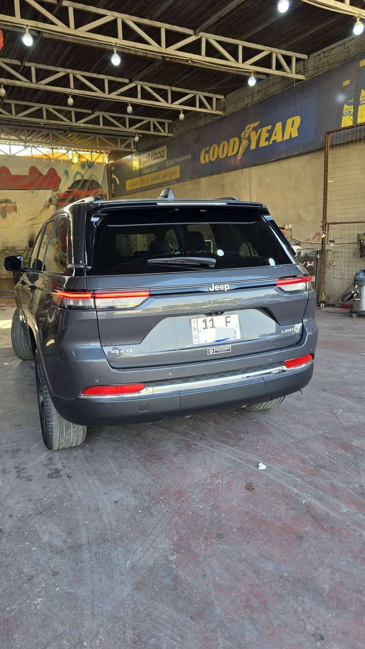 جيب ٢٠٢٤ لمتد
مواصفات لمتد معروفة فول عدا الفتحة وارد امريكي رقم بغداد شهداء وحاضرة كافة الضمانات والوكالة حادث السيارة امامي بيها قطعتين صبغ بنيد وجاملغ وبيها تصليح بالشاصي الأيمن تصليح درجة أولى السيارة جاهزة من كلشي ماشية ٥ آلاف مكان بغداد رقم الهاتف *********** السعر ٢٢٥ رقم الشاصي بالمنشور

