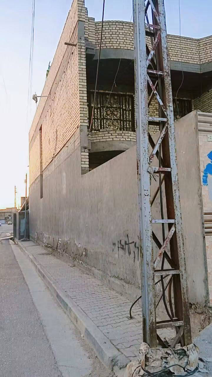 السلام عليكم بيت للبيع فقط
مساحت البيت 300متر طابو صرف بغداد جسر ديالى 
استفسار أكثر اتصل ع خط ***********
