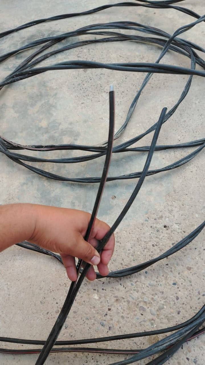 السلام عليكم ضفيرة كهرباء فافون نوعيه تركي درجه اولى ابو 2×7 عندي 10 مترات و20 متر و27 متر مجموع كامل 57 متر حار وبارد تربط واحد بواحد تريد تسحب تك يصير 114 متر عندك مكاني حي الواسطي *********** واتساب 🌹 قيم وخذة بسعر معقول
