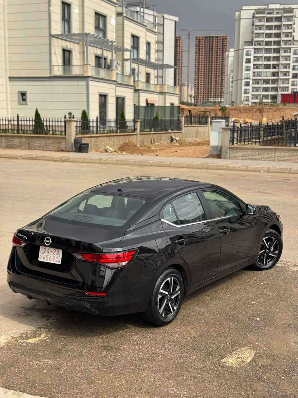 nissan sentra ***********
مؤديل (2025) 
مواصفات SV 👉🏻
( به سمه ، ٥ رادار ، خه تى جاده ، شاشه گه وره ، گيج الكترؤنى ، ويل كرؤم ، تحديد سورعه ،) يه ك جاملخ بسوغ پشت و پيش كه پس هه موو شتيكى به شه رت. ٢٠ هه زار رؤشتييه و ٣ مانگ كاتى له گه له*********** أربيل, العراق
