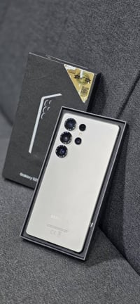 S25 Ultra ذاكره 256 رام 12جهاز مكفول نضافه  كامل ملحقات مع كارتون للبي...