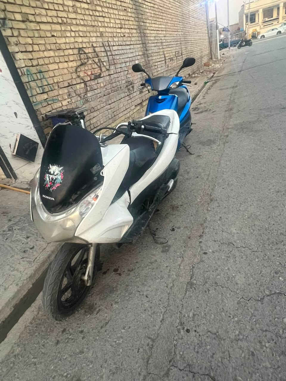 سلام عليكم درجه جيل وال كايمه بيه تبخيل كله شغله كهربائيات كله شغال بيه بس بيه تبخير ب ٦٥٠ وبيه مجال  تشغل درجه ومشي طبيعي بس بيه داخانه. رقمي *********** مكاني بغداد مدينه الصدر
