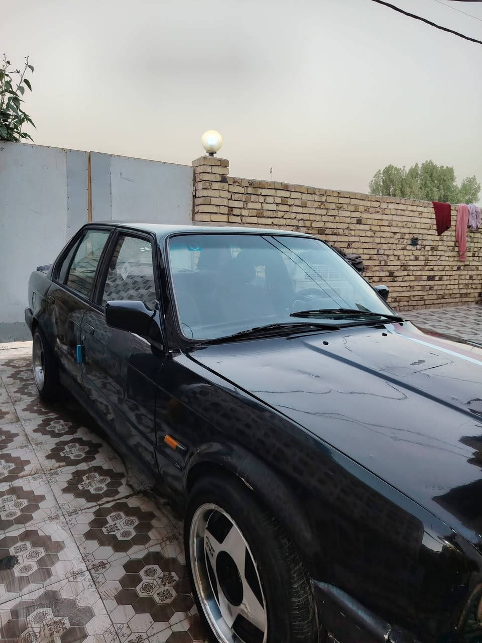 مستعجل مستعجل ع بيعه بسسب الضروف اسلام عليكم سياره BMW زعره 320 موديل 1989 سياره مال جناي متعوب عليه كلش مكينه كير اتو حاويه بجيس  ونجي حديث كربلائي ناصي (6) بستم شلعه وشرط معدلك 180 تحويره مضبوطه  100/100 ويل رياضي YZG  تخم تاير جديد حداديه جديدة  دوشمه وفراش جديد باتري جديد بك لايت الحديث لاصلي كهربائيات كله شغاله مصبوغه جماليه جاهزه لاخر حبايه وبعافيه عله الياخذه رقم بغداد دولي بسمي تحويل ثاني يوم السعر((27)) مجال بصيط مكاني بابل الحمزه الغربي لاستفسار *********** بي وتساب وتدللون
