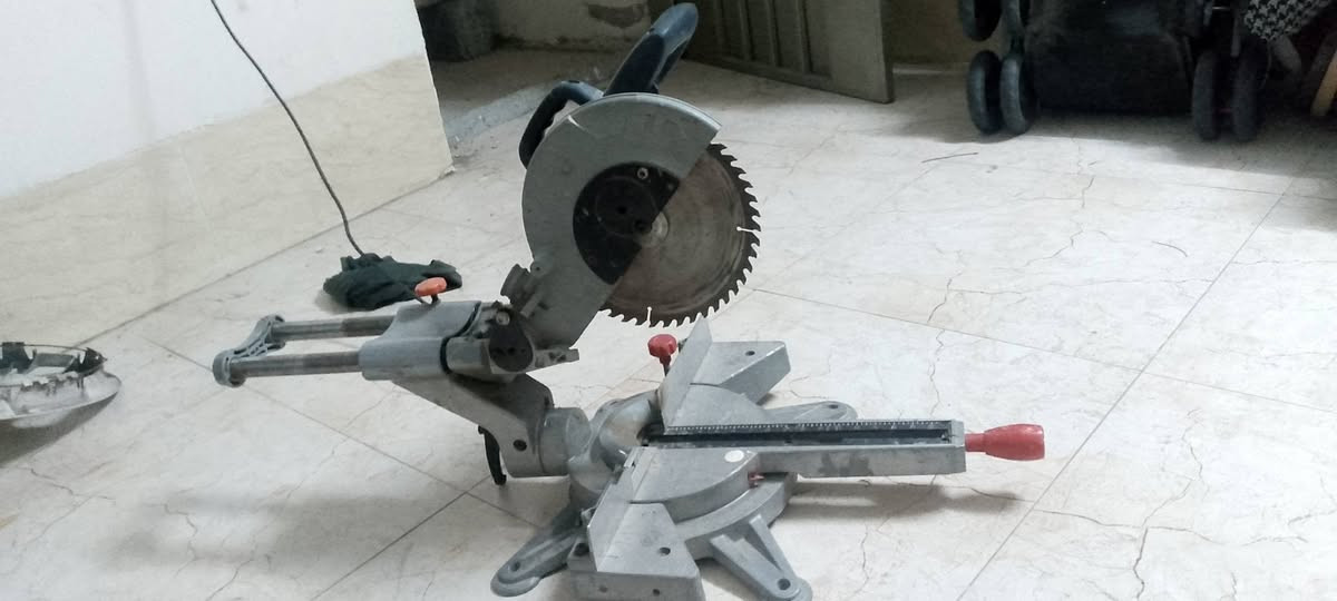 مكينة كتر زاوية عجم كبير سكة  اربيل
مةكينةي كةتةر زاوية سكة 
لةهةوليرة ***********
