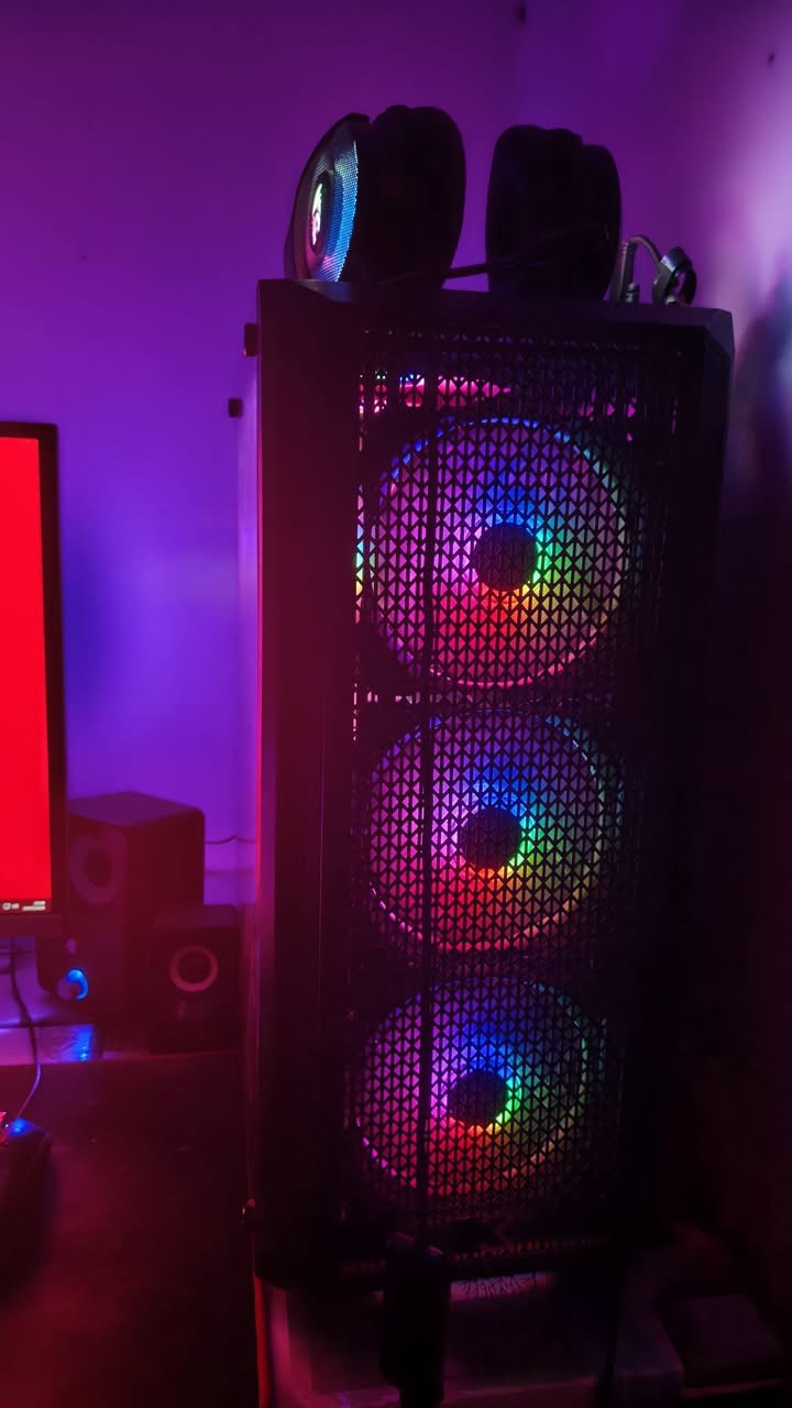 CPU. i5، 10400f جيل العاشر
GPU. RTX 3050 8G msi
RAM. 2*8 16G DDR4
HRD. M.2 256G + HHD 1T

ماذر بورد asus H510M-E
بور سبلاي 650 W 
موس لوجتك 
كيبورد ريدراكون 
5فاان LED
شاشه 185 هيرتز 
يوبي اس 1500
تجميعه كامله مكمله ميحتاج تصرف عليه الف بس تجي وتلعب 
 مكان بغداد بلديات 
اغلب لقطع كراتينهن موجوده
مع سماعات + سبيكر ٣ 
***********
شراي يجي خاص

