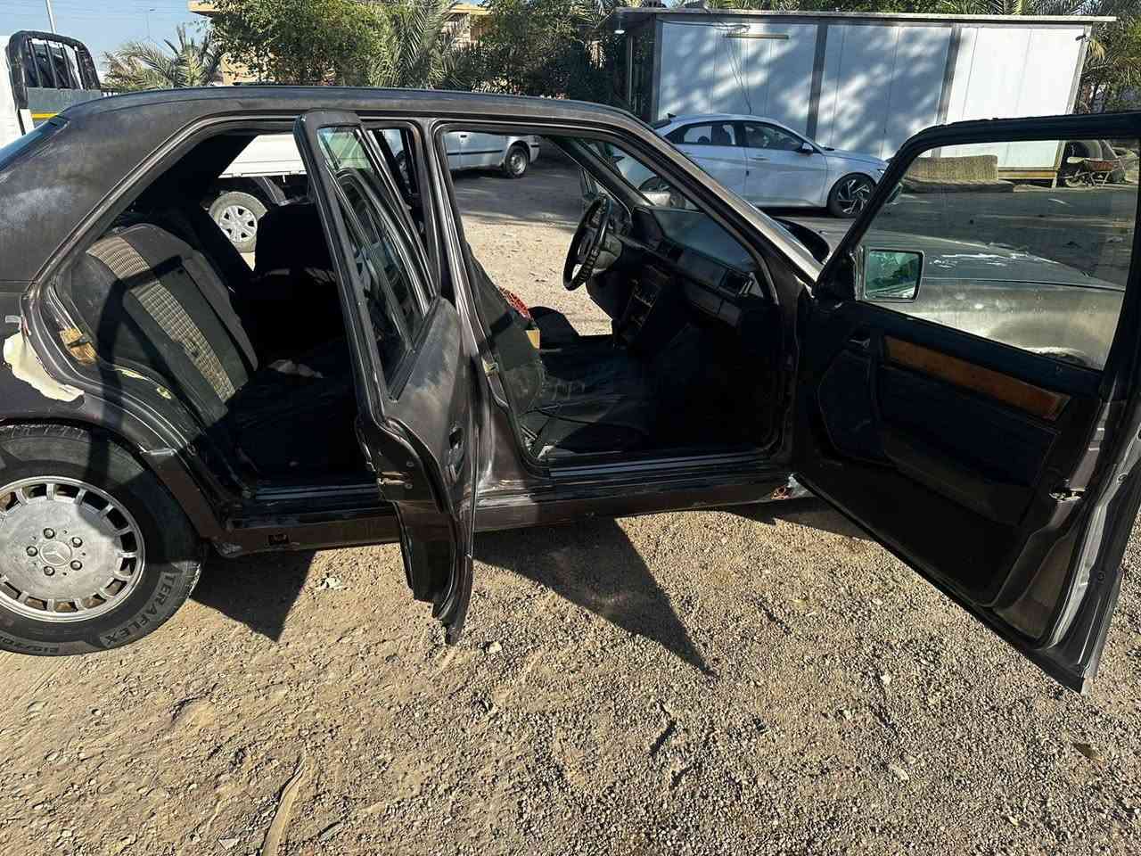 مرسيدس • موديل ١٩٩٢ • بغداد