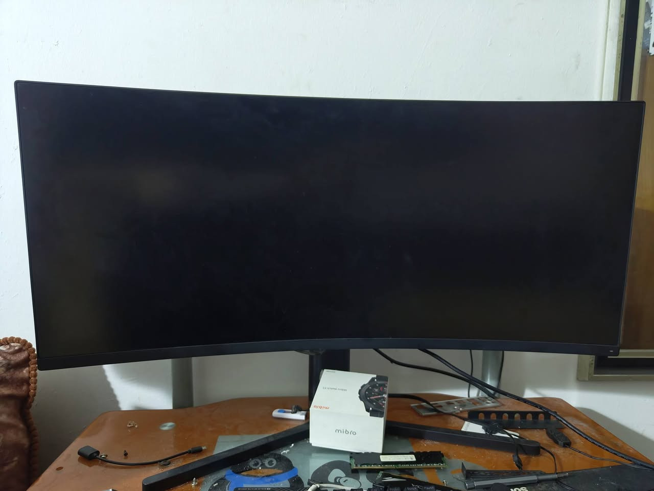 معالج i5 9600k • مذربورد Z390 • شاشة شاومي 34