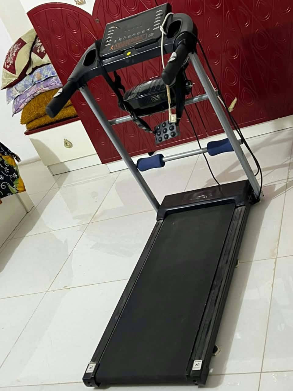 جهاز يتحمل وزن 150 نضيف كلش جديد السعر 200
