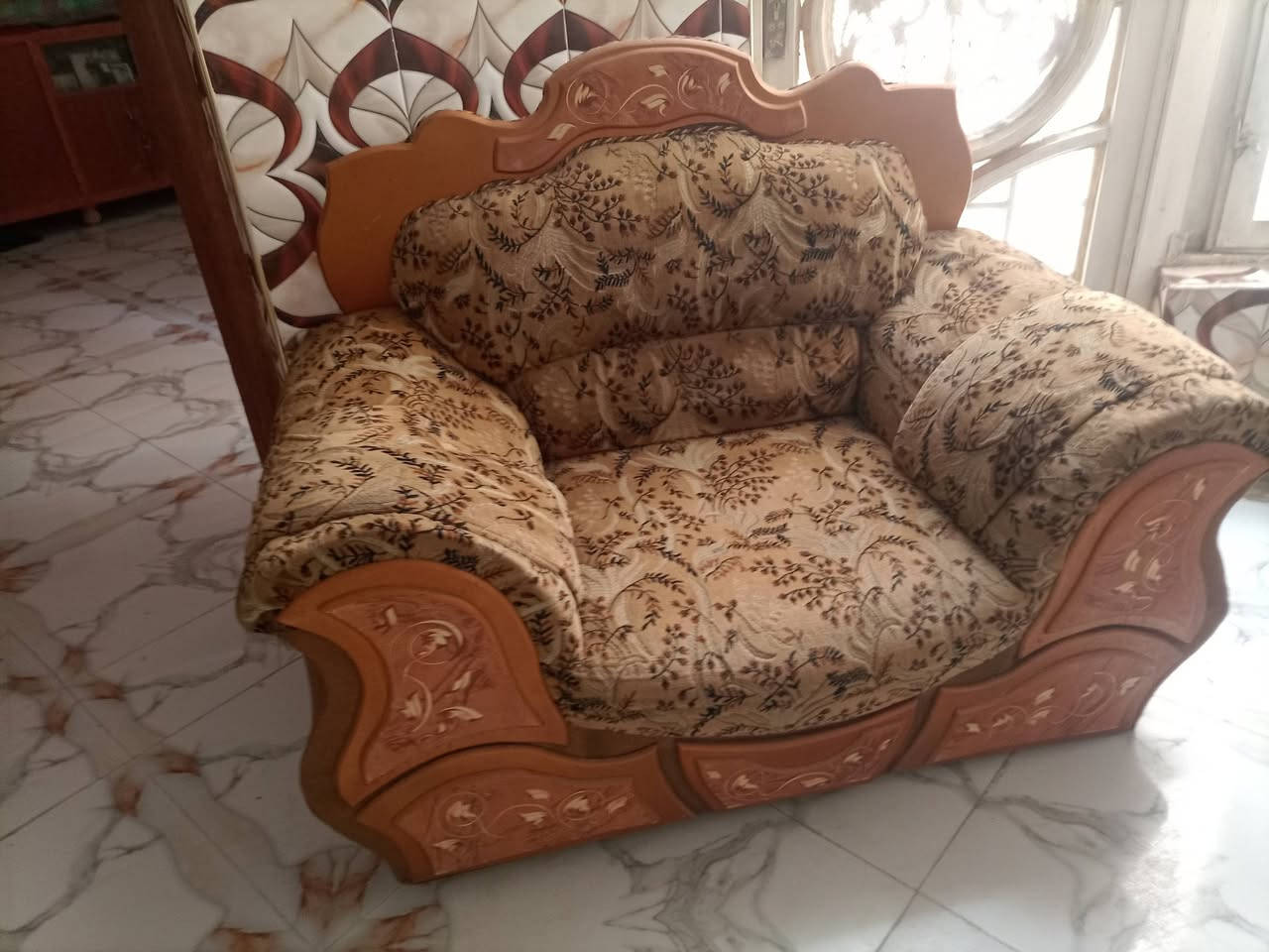 كنب • صالون • للبيع