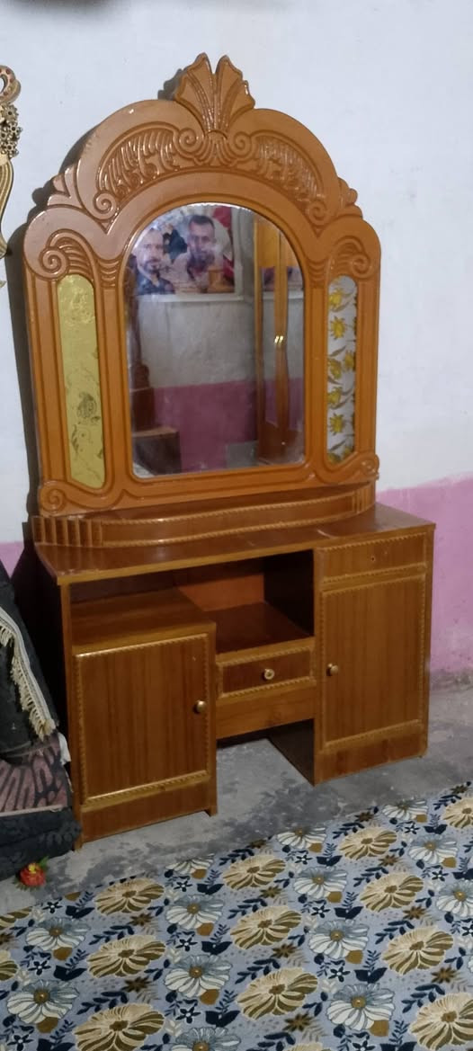 سلام عليكم غرفه اخشاب البيع مكاني في كربلاء السعر 900بتسعميه وبيه مجال الاستفسار ***********
