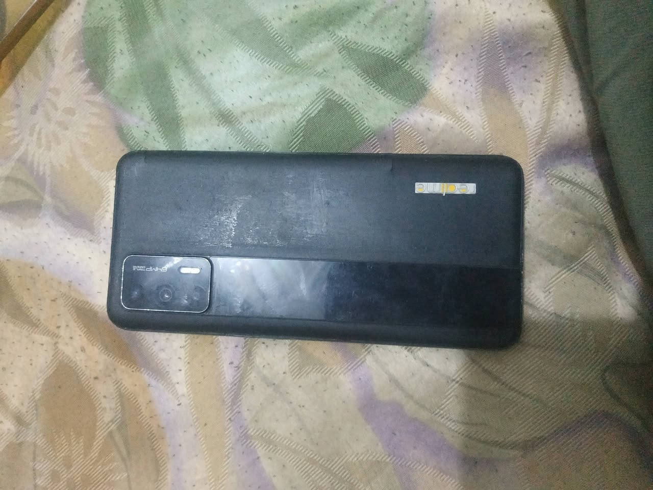 سلام عليكم تلفون realme Ul بطاريه 4500 مساحه تغزين 256 بيت رام 12 مبدله فقط شاشه بي بي نتوش بيض خيفه جدا بلشاشه قليلات عنوان حله قرب جسر نادر ثالثه سعر 125 متواجد خاص وهاذه رقمي *********** وبي واتساب
