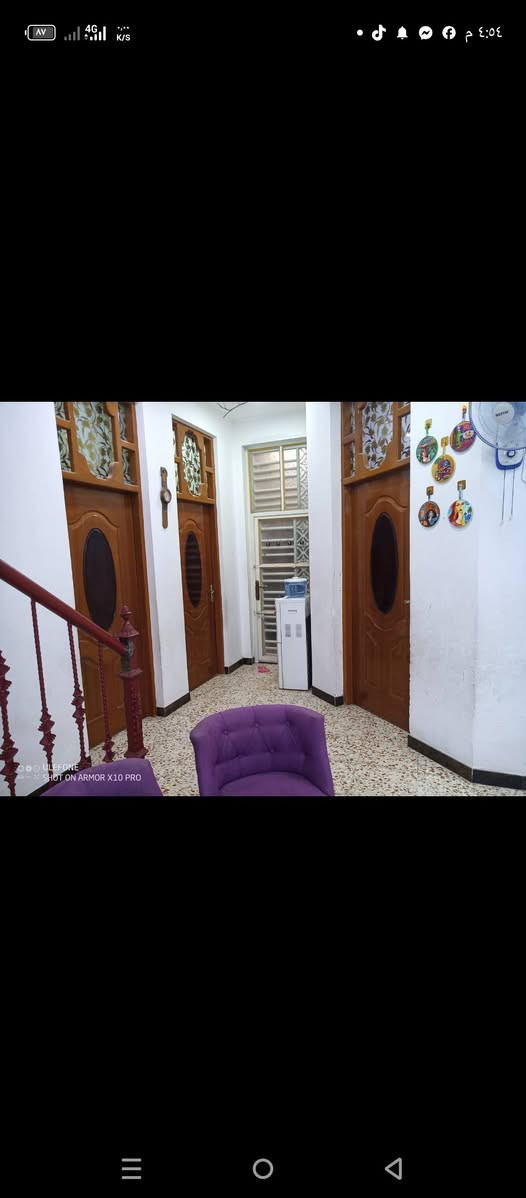 السلام عليكم بيت للبيع مساحته 150 متر طابو زراعي سند 25 طابقين الطابق الاول غرفة نوم وكلدور ومطبخ وصاله وصحيات وطارمه والطابق الثاني غرفتين نوم وبيتون وصحيات العنوان زوير الغربي قريب على جسر بته وقريب من شارع الكورنيش تفاصيل اكثر *********** بي واتساب أو خاص موجود
