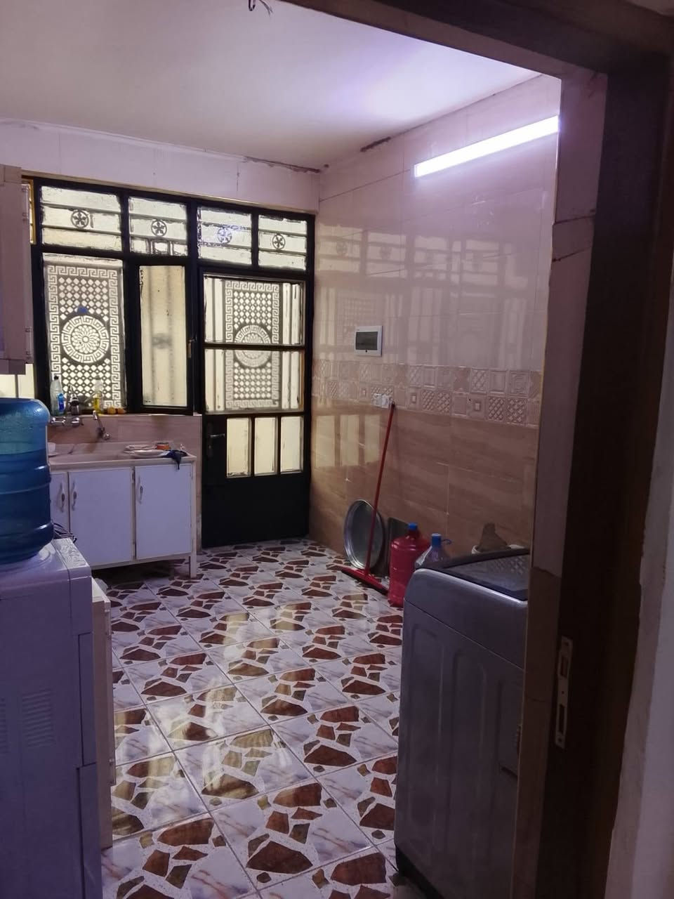 سلام عليكم بيت للبيع مساحه 113متر بل هواشه العدل السعر 87وبي مجال ***********
