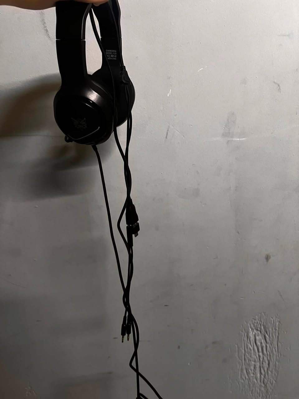 سلام عليكم سماعه اخت الجديده مستخدمه 3ايام فقط اي عطل اي شي بيه ترجع فلوسك وتاخذ السماعه السعر 30وبيه مجال بسيط تشتغل على جنيع الاجهزه
للتواصل ***********
