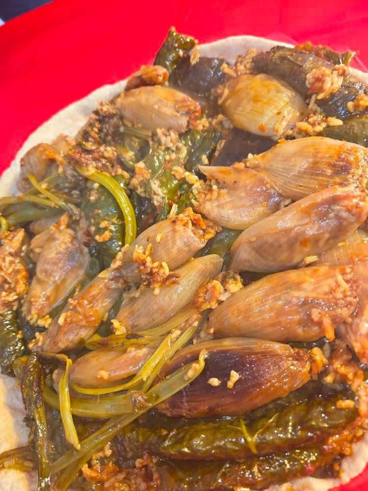 اغداً أول يوم افتتاح مطعم ابو غزوان 
صينيه تمن + دجاج ذبح مشوي + 2 علبة مرق + طرشي ومقبلات بـ 15 الف فقط 
متوفر لدينا دولمة 
تشريب كبة 
 بنيروما /الشارع العام/ قرب بازول/ مقابيل جامع الفرقان
متوفر لدينا توصيل لكافة المدائن 
للتواصل ‏‪***********‬‏

نص مكتوب في الصور:
- إضافة تعليق...