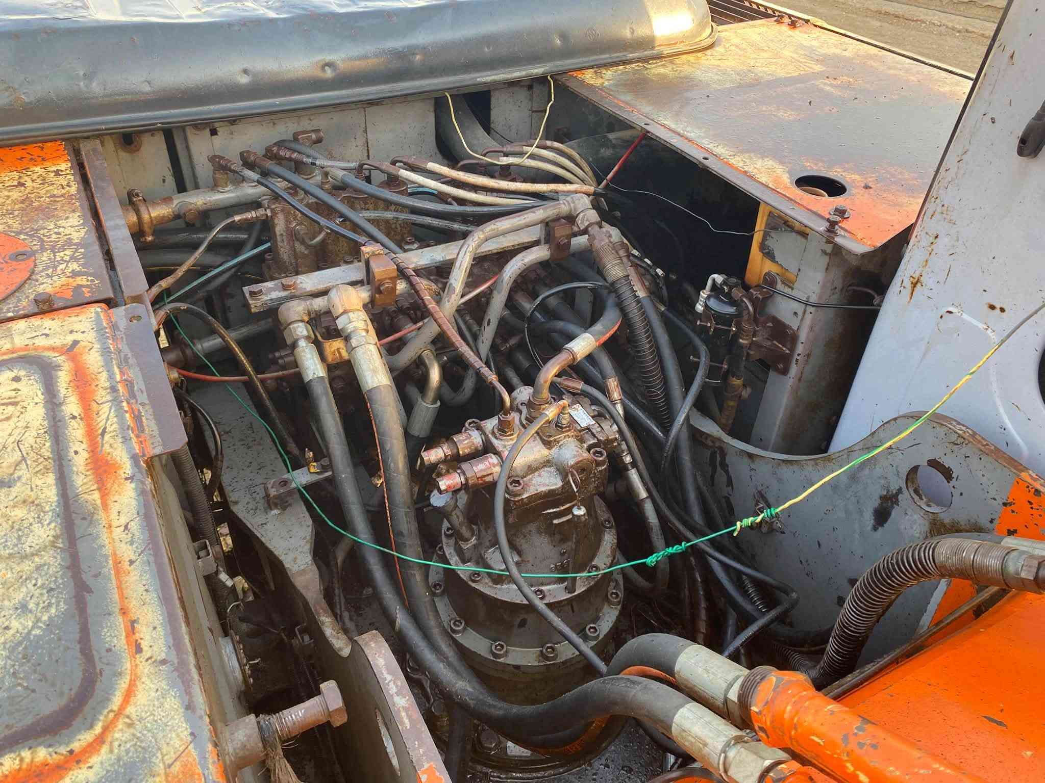 للبيع حفاره حجم 200LC

 جاهزه من كلشي وتبريد شغال و  ماسسه جك همر 
عنوان واسط الكوت ***********

للبيع او مراوس بحفاره  موديل من 2008 الى 2015

