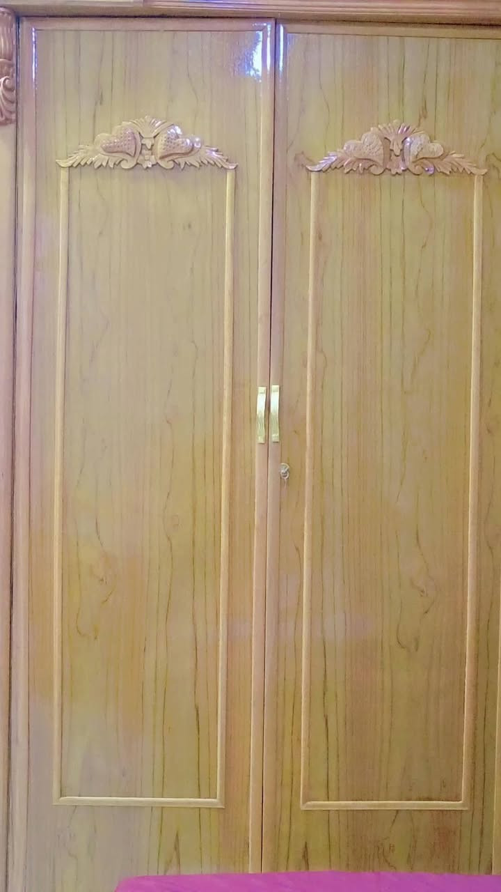 السلام عليكم هاذي غرفه مستعمله شهر وخمسه قطع وسعر مليون وبيه مجال تواصلو على هاذه الرقم  *********** واتساب
.
