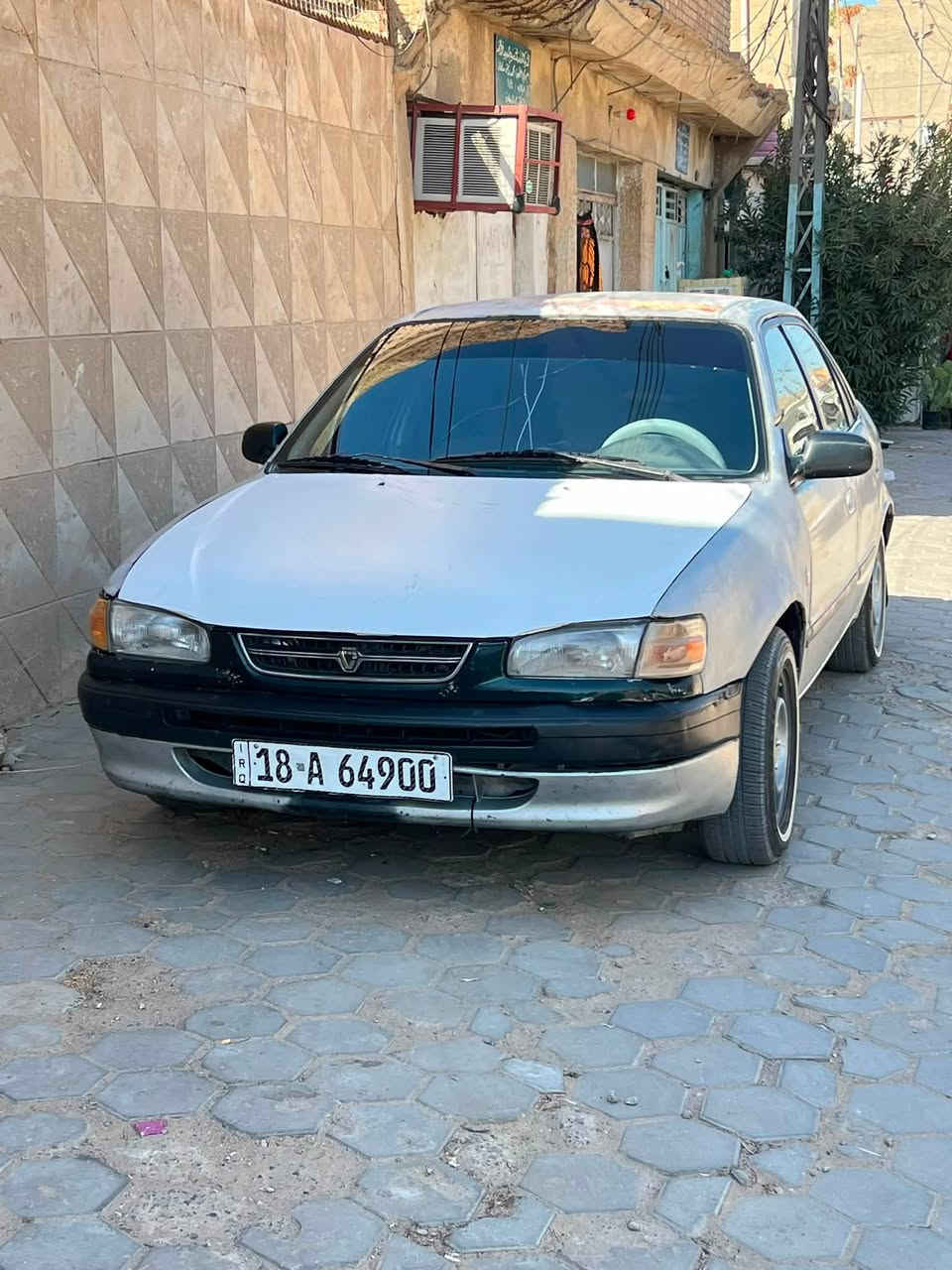 للبيع كورله بزون
موديل 1996
ابسمي مداور ثانيو 
مكينه كير حداديه كهربائيات كله جديد 
دوشمه ارضيه جلد قبل شهر مسويه 
تخم تاير جديد
مكانه النجف 
سعره 40$وبيه مجالا
الاتصال /***********
