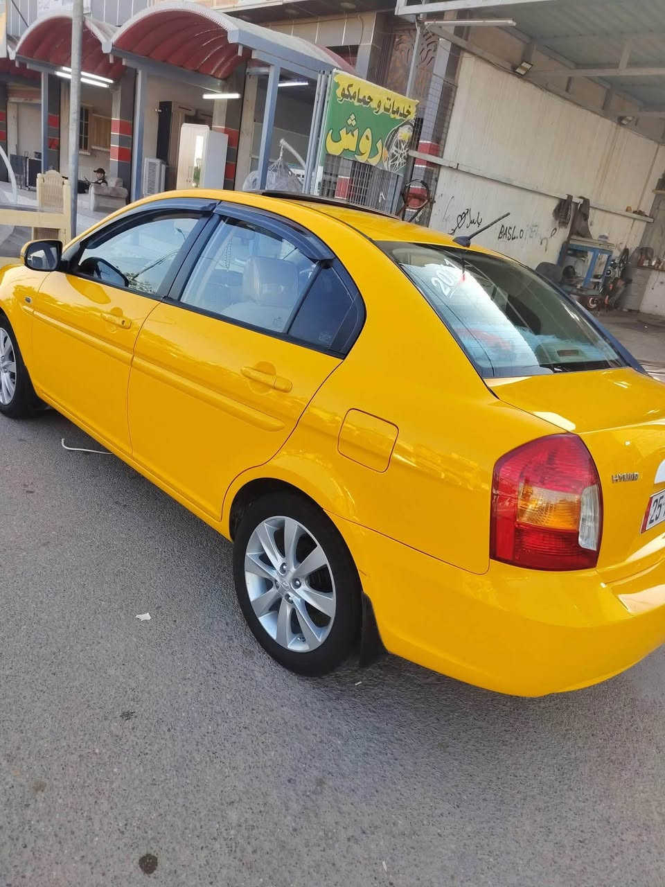 السلام عليكم هونداي اكسنت موديل2011 رقم كركوك مشروع وطني بأسمي وبيها دفتر بانزين سياره جديده بدون ضرر  سياره كلها على البلاد ماشيه ١٦٧ الف حقيقي سياره جديده بمعنه الكلمه مواصفات سقف سلايت جام كهربائي مرايه كهربائي قفل مركزي ويل ١٦ بلادي تبريد ثلج محرك ١٦ بشرط محرك وكير صدر جديد تايرات جدد دوشمه جديده مابيها اي مصرف تجي وتشوف بعينك  مكان السياره كركوك السعر ١٠٧ وبها مجال الشراي يخابر للاستفسار ***********
