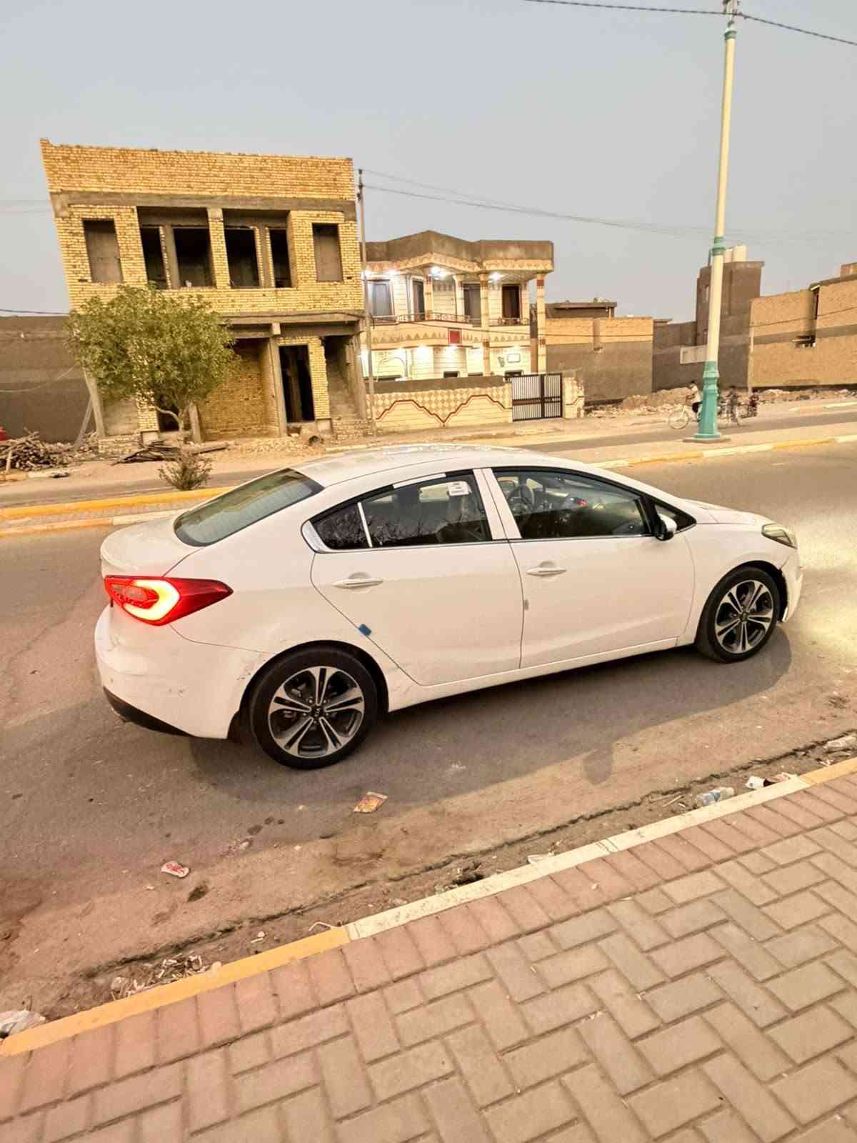 سيراتو 2014 رقم بابل دولي جديد بسمي سياره جاهزه مكينه كير تبريد حداديه تخم تاير بيه رش كصه البنيد اشبر وطرف جاملغ  السايق بدون تبديل ولا معجون والباقي مكفول السعر 115وبيه مجال المكان السماوه المركز لاستفسار لاتصال ع رقم ***********
