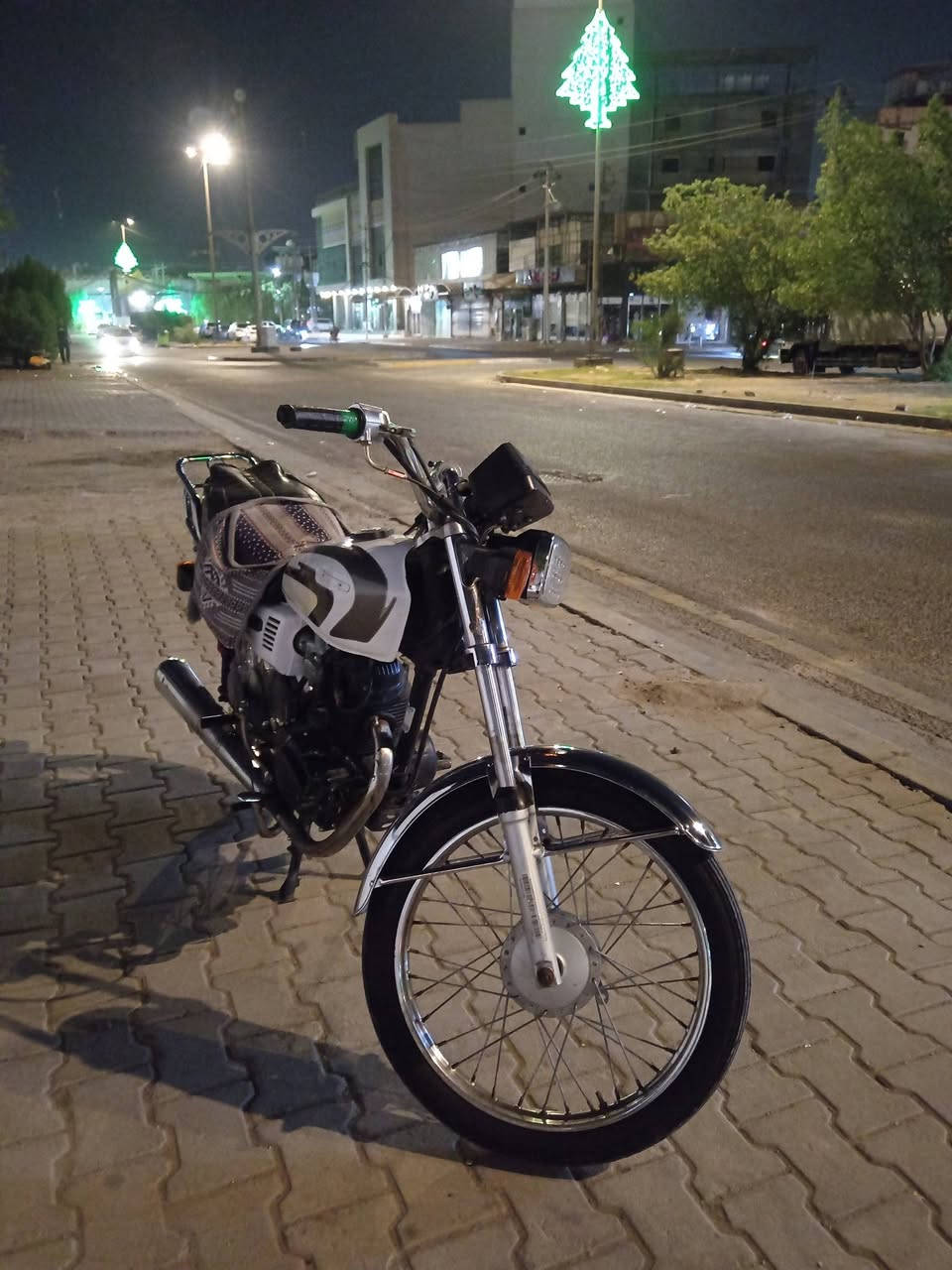 سلام عليكم اربعة كير بدون أوراق مكفولة من السرقة بدون اي نقص كهربائيات كاملة لايت زنون بكلايت اشاير كله شغال محرك ناعم بدون اي تدخين او نضوح كلجات شلعة ومعدل دراجه قويه مكانها كربلاء الولاية سعرها 550 وبيها 
***********
