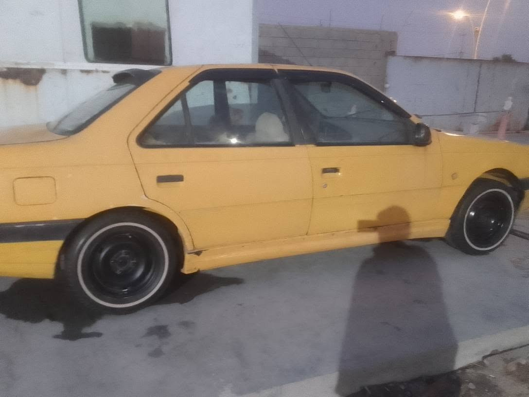 كير ومكينه وتبريد سنويتها لل29 ما منتهيه بعدها راعيها موجود بالبصرة يريد تحويل اكرر شرط التحويل 
نقصها حداديه صدر تعبانه والبطيخه مال الكزوز مزروفه والباب الخلف السايق ما ينفتح قفاله خربان 
عليها هيئه غرامات 250 ينزلن من سعرها 
قفلها كلش 16 وابيع كوم حديد وشرط التحويل 
*********** البصرة, العراق

نص مكتوب في الصور:
- الوصف
- السلام عليكم
- بيجو 405 سنوية 2029 راعيةية موجود بل بصرة
- مشروع وطني اليف وين ما يعجبك تحول
- كير مكينة حلوات لا تنقيص ولا تبخير تبريد ثلج ❄
- تخم تاير ابو الخط نظيف حته السبير ابو الخط
- بيهة سماعات كوري صوتهن يخبل وهورن الجبير مال يوكن