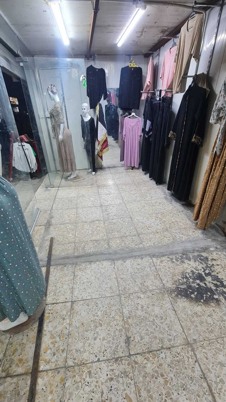 للبيع محل تجاري 
المكان / شارع سوق المعالف الشعبي بجوار حسينية الامام القائم 
يحتوي المحل جام خانة وكهربائاته كاملة 

ابعاد المحل ٦×٢

للإستفسار الاتصال على الرقم 

***********
