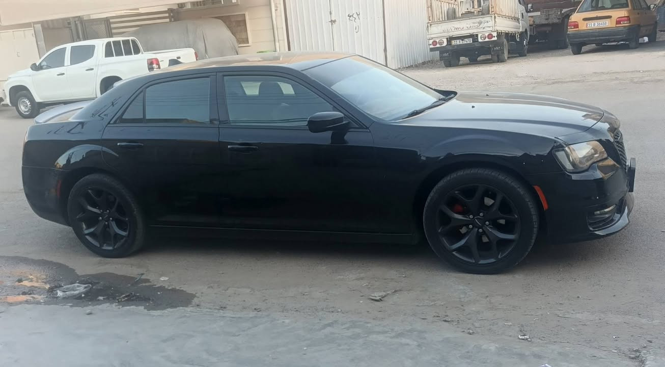 السلام عليكم اوباما للبيع مديل 14 معلايه 17 مواصفات سياره اس حادثة صبغ 3 قطع بدون داخل سياره جديدة بمنعه الكلمه واني مالك سياره السعر 130وبيه قليل شراي تصال *********** للعنوان بغداد الكرخ
