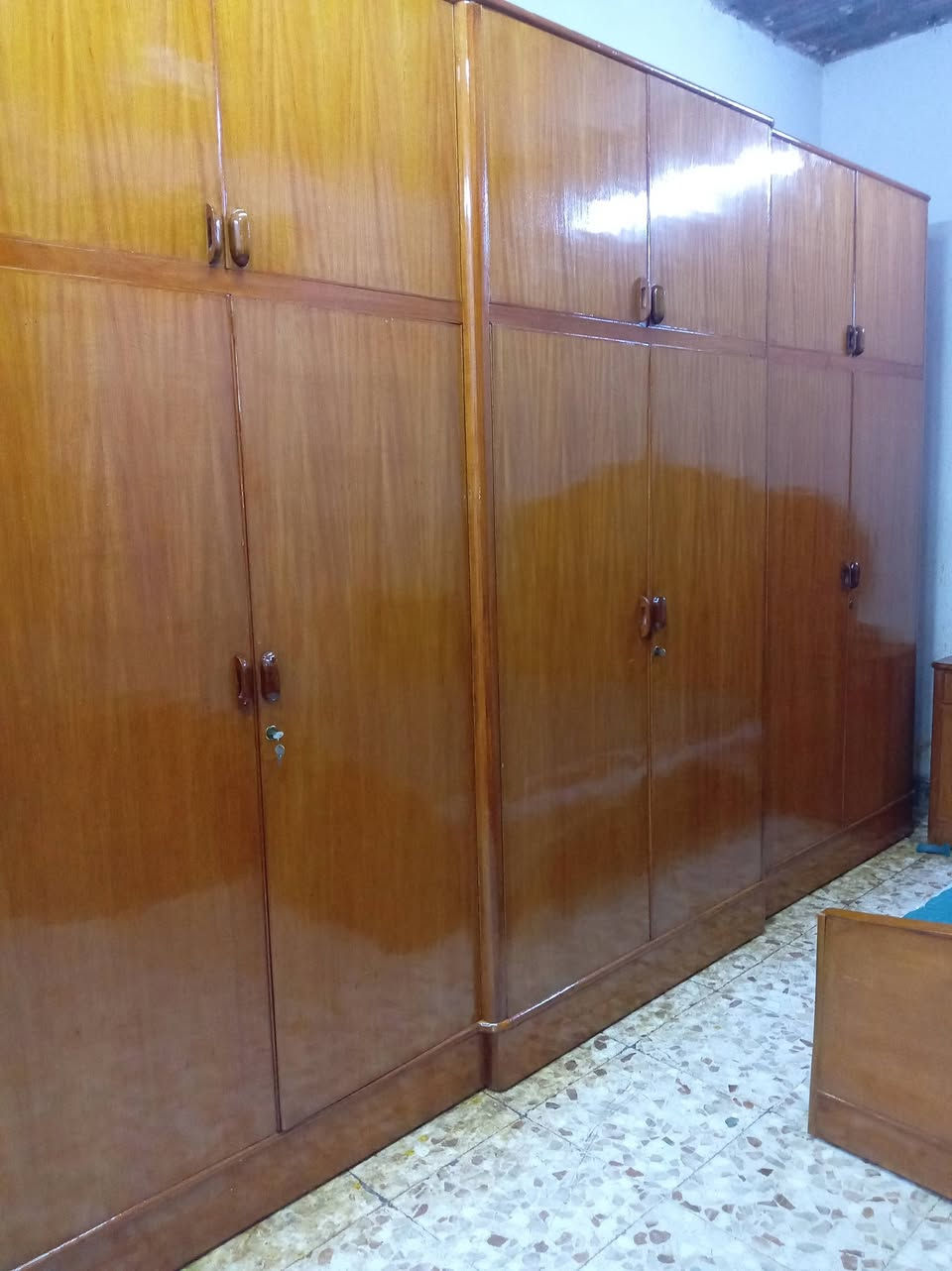 مكلف بلنشر غرفه تسكام نجاره صاج داخل وخارج ظهر جرجوبه درجه اولى صاج ثكيل ٨٠٠ وبيه مجال مكانه حله للاستفسار الاتصال بلرقم ***********
