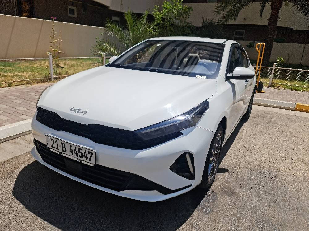 Kia k3 2022 
كفالة عامة من الصبغ، الضربة، والتبديل ما عدا ( بيها فقط دحجة بسيطة بهلال الجاملغ الامامي جهة السايق ومصلحها كما موضح في الصور ) .

الوضعية: السيارة بحالة الشركة، جديدة وماتحتاج مصروف نهائياً (ما عايزة ألف دينار).

الحدادية: 100% وكالة.

التايرات: طقم جديد.

المحرك والمواصفات الميكانيكية : -

المحرك: 1.5 دوش (دبل نوزل).

التبريد: قطعتين (تبريد شاشة) + ثلج ما شاء الله.

المواصفات والكماليات (فئة الفول).

بصمة تشغيل وأبواب.

فتحة سقف.

ماشية 38 الف حقيقي 

كاميرا محيطية.

سايد بريك كهربائي.

خاصية الأوتو هولد (Auto Hold).

(أشاير مري).

اشاير لكزز متحركه .. فقط بل 2022 تجي.

الكشنات جلد

السعر: ( 132 ) مجال بسيط جدا.

مكاني بغداد / مجمع بسماية السكني 

تريد تحويل مباشر أو وكالة يمك.

للاتصال ( ***********). المدائن, بابل
