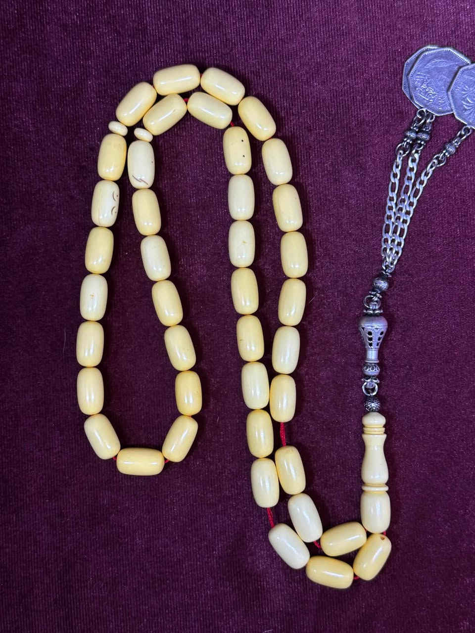 بسم الله الرحمن الرحيم 🤍
✨ مسباح دومنا قديم ✨
🔸 عدد الحبات: 41 حبة
🔸 قياس الحبة: 13 × 9 ملي
🔸 الوزن: 66.5 غرام
📩 للحجز والاستفسار: تواصل خاص
📱 واتساب: ***********
