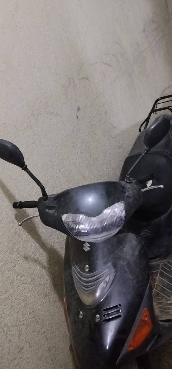 سلام عليكم دراجه للبيع لكزز للبيع مكانه ناصريه مركز رقم *********** جديده بس مامغسوله مكينه مامفتوحه
