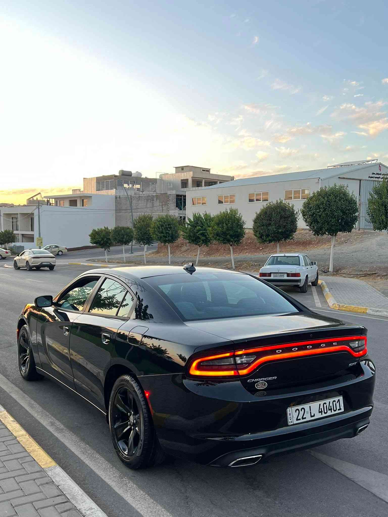 Dodge charger 2017  SXT
دوج چارجر ٢٠١٧ کلین تایتل
مواسەفات sxt
شاشەگەورە
بەصمە
شەخال
دەرگا بەصمە
کوشن کارەبا
حاسە
کامیرا
گێڕو مە کینەی بەشەرت نەکراوەتەوە
بێ بۆیاخو بێ ساردو بێ پارچە گۆڕانە تەنانەت دەعمیەکانیشی بە شەرت بۆیاخی نیە
هەموو گیانی بە شەرت
لە سەر دەقی شەریکە ماوە
دەعمی بۆ دەعمی بە شەرت
شوین سلیمانی 
***********
