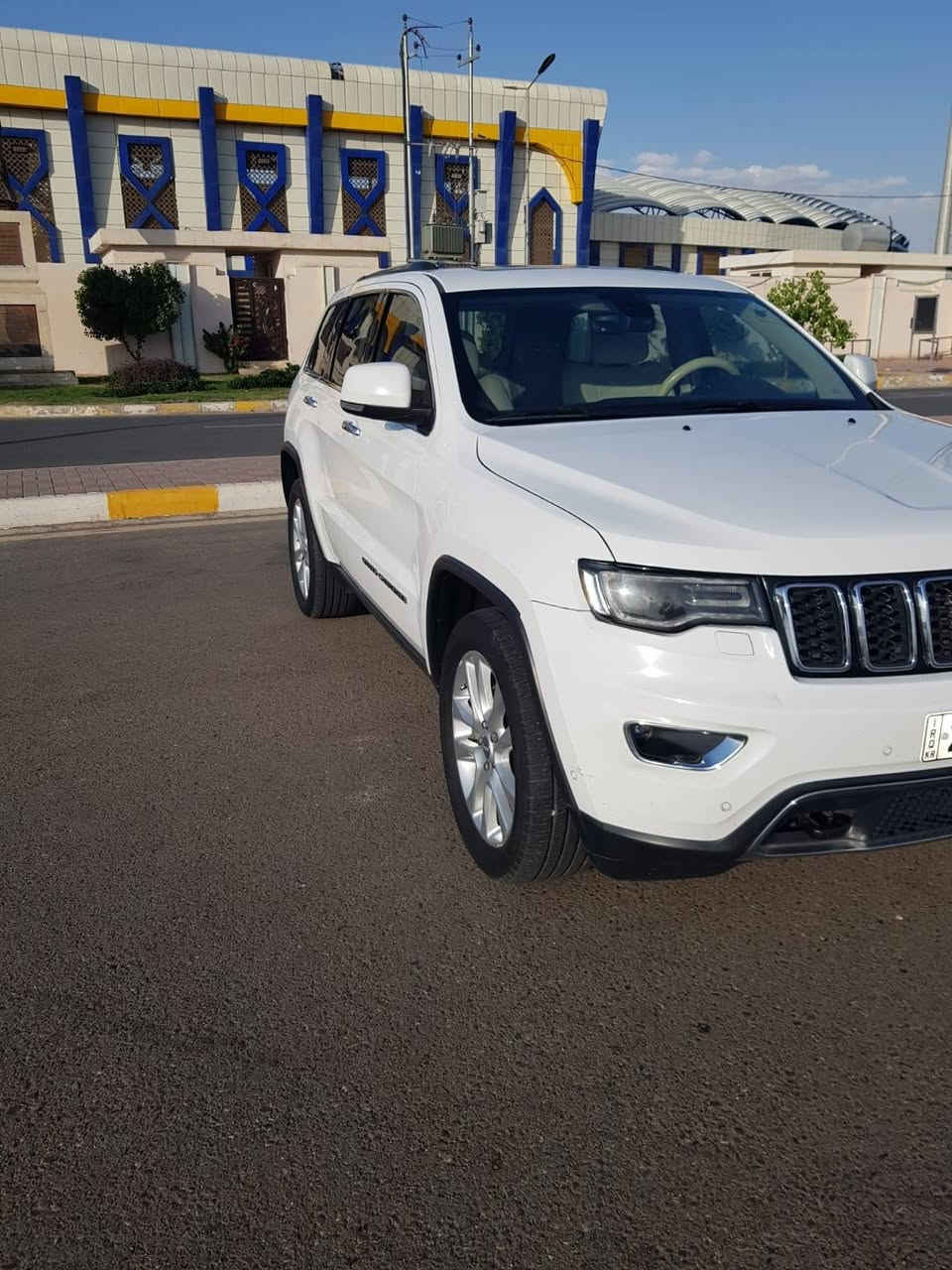جيب ليمتد
موديل ٢٠١٧ وارد خليجي رقم اربيل
كفالة عامة من الصبغ والبارد
قطع المسافة: ٢٠٠ الف كيلو متر
المواصفات:
رادارات خلفية
دفع رباعي ٤x٤
المقاعد الامامية كهربائية وتدفئة وتبريد
ذاكرة حفظ وضعيات الجلوس
مقود السائق كهربائي
نظام خاص للطرق الوعرة
مصابيح امامية زنون
كشافات ضباب
تشغيل عن بعد
صندوق كهربائي
حساسات امامية وخلفية
شاشة كبيرة
فتحتين سقف
السعر ٢٤٠$

مكان السيارة الانبار - الرمادي
***********
