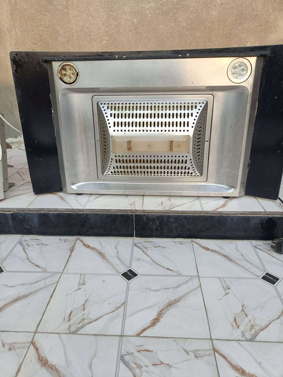 مبردة عاطلة ماعرف شني عطلها ب50 وبيها مجال
شافطه دهون الاصلية ماعرف شني عطلها ب35 وبيها مجال 
مفرغه ماعرف شبيها الاصلية ب15
بلاجكتور ب5
رقمي ***********  والخاص موجود
