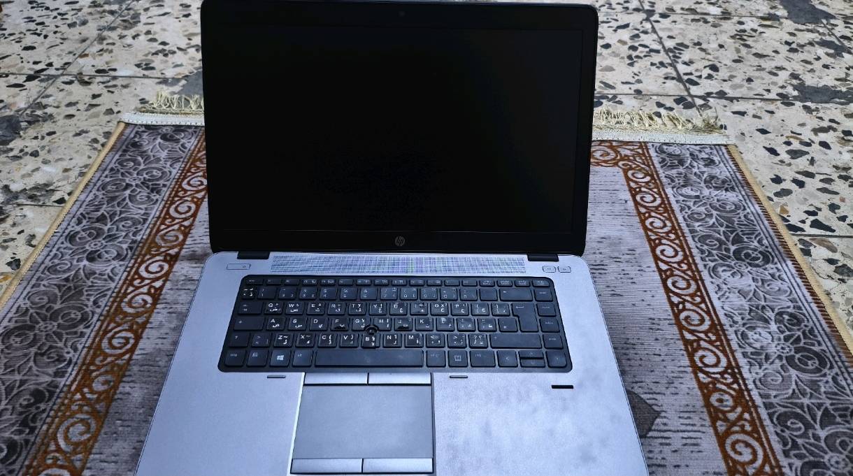 لابتوب HP نظيف للبيع  
I5 جيل الرابع
Ram 12GB
SSD 256GB 
Battery: يدوم 3 ساعات حسب الاستخدام 
1.70-2.70ghz 
HD famil
GPU-Intel(R) HD Graphics Family