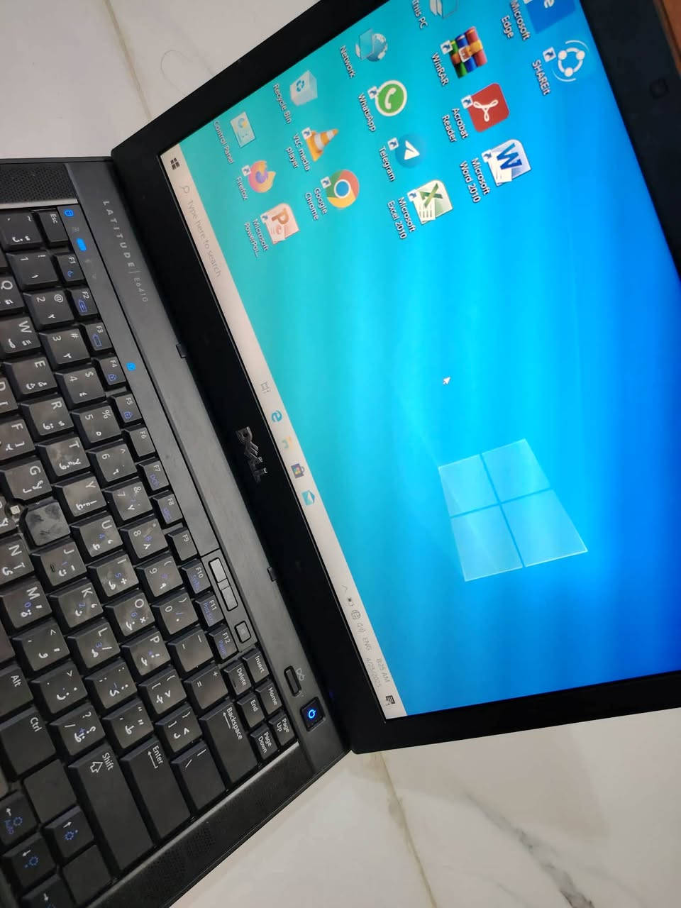 السلام عليكم ورحمة الله وبركاته
 لابتوب للبيع بحالة ممتازة جداً ونظيف
مواصفات الجهاز :
Dell E6410اسم الابتوب  Windows 10 وورد 
بمعالجات الجيل الأول من Intel Core i5
الشاشة: مقاس 14.1 بوصة
8 جيجابايت الذاكره
يقبل الهاردات
SSD
HDD بمقاس 2.5
شغال 100٪
الملحقات :حقيبة + شاحن اصلي
ملاحظه : البطارية ضعيفة وتخدم تقريباً نصف ساعة عمل، ولذلك تم مراعاة هذا الشيء وتخفيض السعر ليناسب المشتري (والجهاز يعمل على الشاحن المرفق معه بشكل ممتاز)
للاستفسار الاتصال على الرقم
***********
