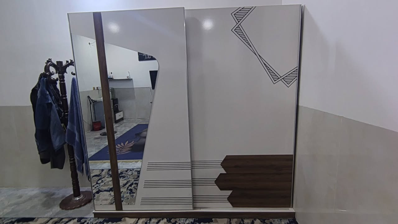مجموعة • للبيع
