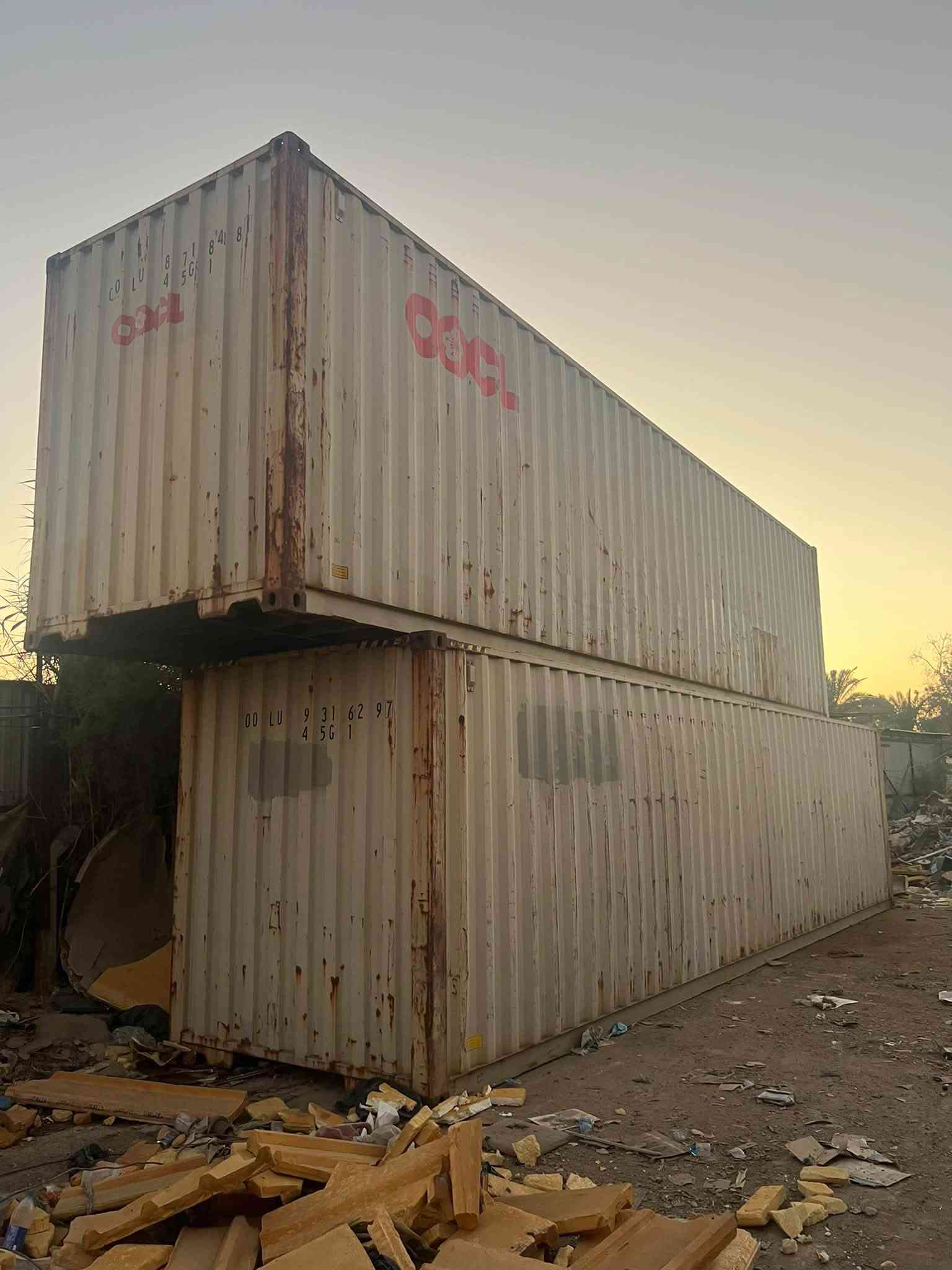 حاويه للبيع طول ١٢متر ٤٠قدم العاليه ارتفاع ٢٩٠ هاي كيو ام الفسفوره مكانها بغداد بحاله جيده جدا السعر الاتصال على الأرقام التأليه/***********/***********
