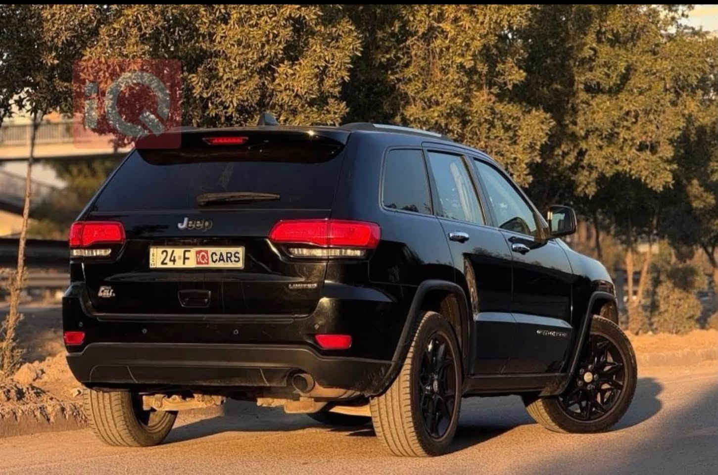 جيب كراند شيروكي لمتد ٢٠١٨ 
فول مواصفات ١/١ 
كلين تايتل 
رقم دهوك 
ماشية ١١٦ ميل
السيارة صار بيها رش ٣ قطع للجمالية بسبب الشخوط 
مكانها بغداد حي الجامعة
السعر ١٧٥ وبيها مجال بسيط 
الشراي يتصل 
***********

