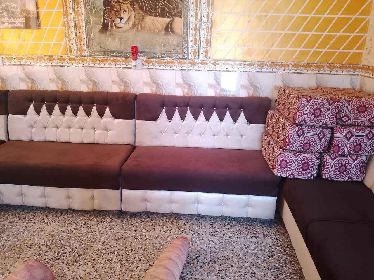 للبيع طقم قنفات مرتب ونظيف 🛋️✨
مناسب للبيت، وحالته واضحة بالصور.
للاستفسار والسعر راسلني خاص 📩
بيع وشراء – السعر قابل للتفاوض,,*********** مكانه طاهريه
