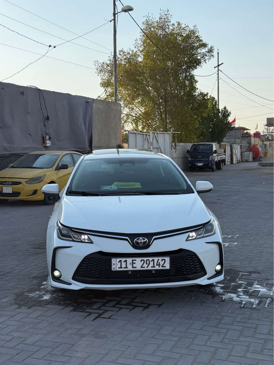 للبيع كورلا هايبرد ٢٠٢٣
كفاله من الضربه و الصبغ بيها مكانين بارد 
رقم بغداد مشروع وطني تحويل شوكت ما تريد
فول مواصفات 

فتحه سقف
رادار امامي 
قساده ذاتيه 
تحديد مسار 
تبريد قطعتين 
داخل جلد احمر 
مكينه ١٨٠٠هايبرد
ماشيه ٥٢الف فقط 

سياره جاهزة و ترايها ما زيرو شرط بدون اي خلل 
السعر 142 

*********** البصرة, العراق
