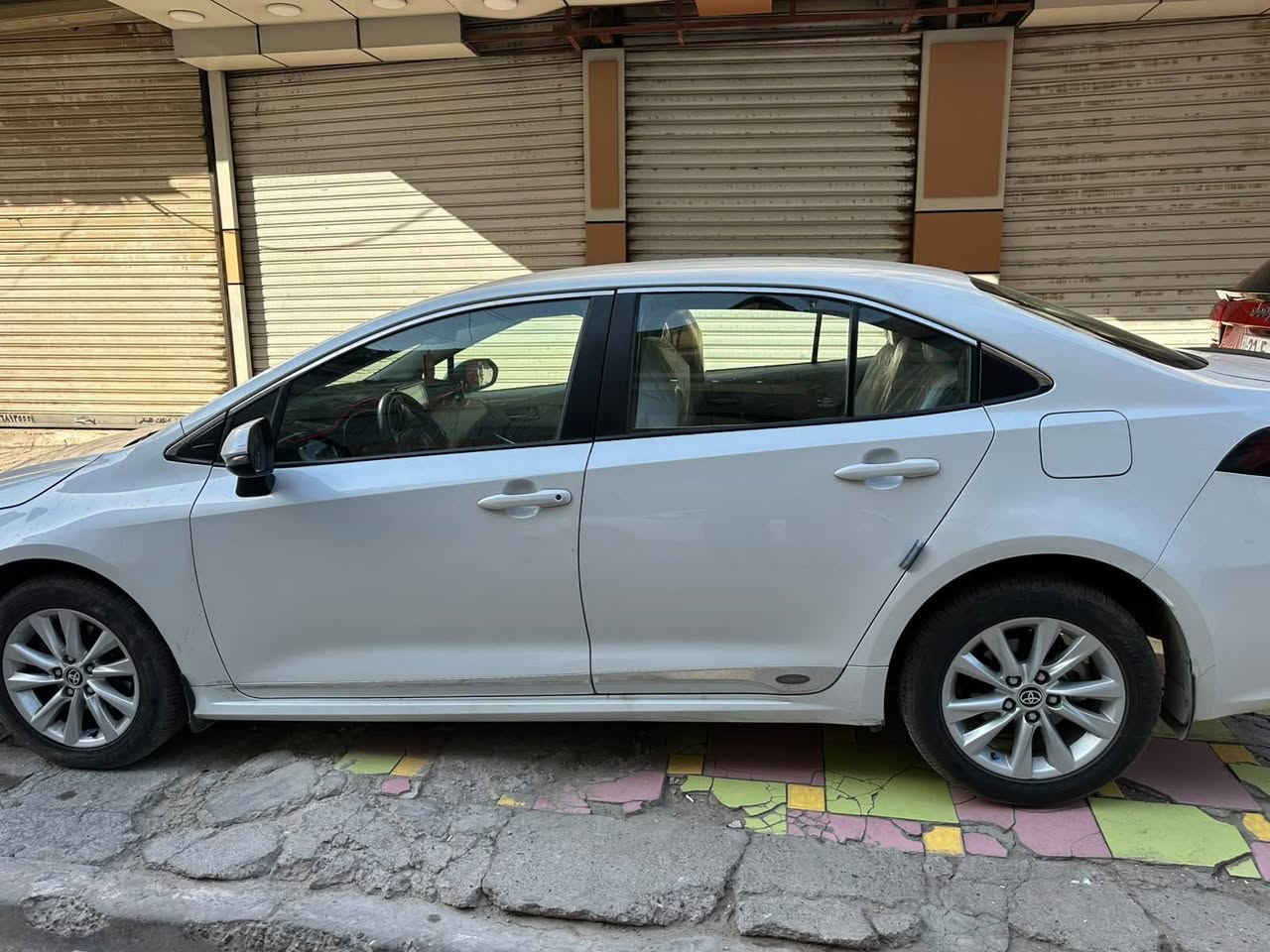 السلام عليكم كورولا للبيع ساز موديل 23 ماشيه 71 بها باب مبدل وراء السائق بيها كم قطع بارد الصبغ ما بيها سياره اسميه تحويل ثاني يوم الوان بغداد مدينه الصدر 
154 $$ ***********
