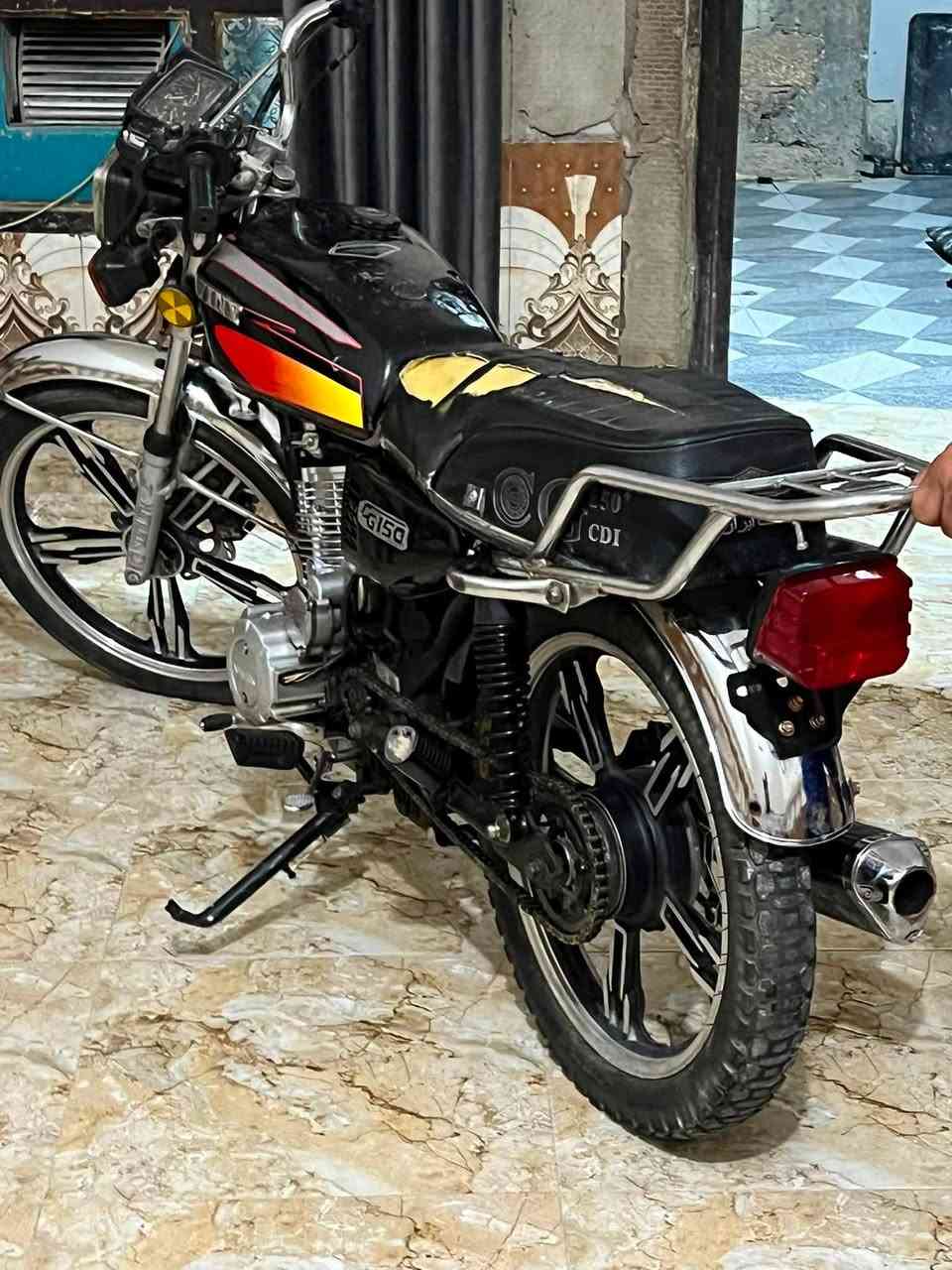 سلام عليكم  دراجه سيفان موديل22 دراجه  مرتبه ومكينه نضيفه شوفت عينكم  دراجه مناقصها شيي  ***********      ***********
