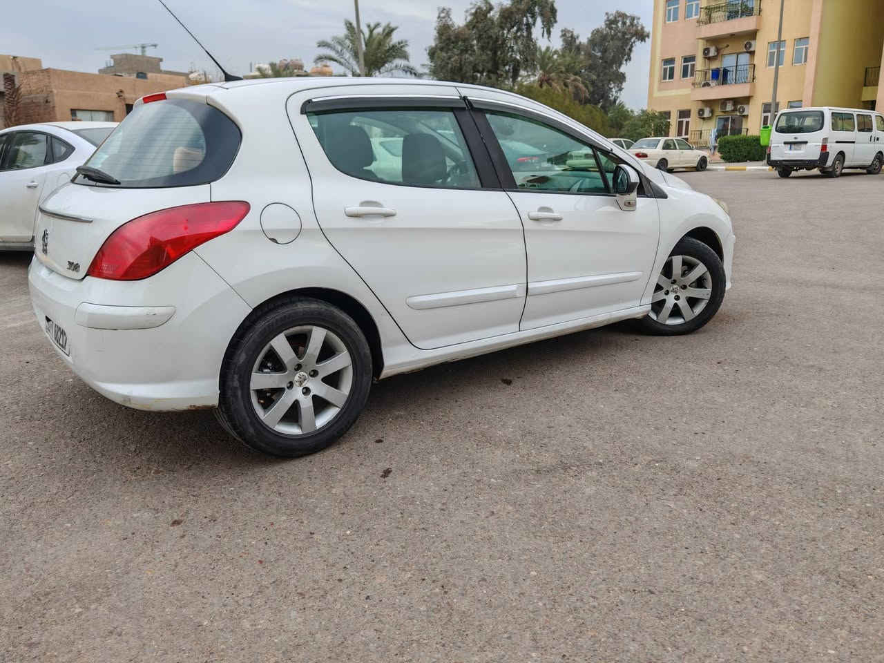 للبيع او مراوس وانطي فرق بيجو ٣٠٨ موديل ٢٠١١ محرك ٢٢٠٠ سياره بيها صبغ براس البنيد محرك كير تبريد فريز جديد مكانها غزاليه السعر ٧٥ ورقه للاستفسار ***********
