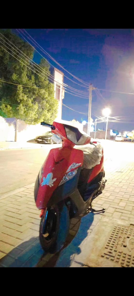 سلام عليكم دراجه ماكس ثعلب للبيع دراجه كامله من كلشي سلف هندر كلشي شغال مكينه ما مفتوحه الدراجه نقصهه ترتب الكابريته لئن مشيهه مو سريع المكان البصره القبله السعر 450وبيهه مجال الرقم ***********
