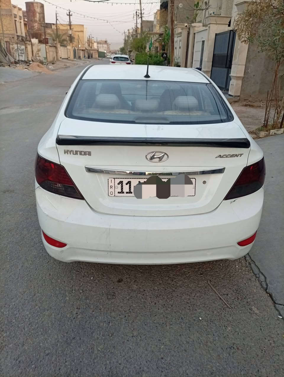 اكسنت.2011. خليجي. مكينه. ١٦٠٠.  فتحة سقف . جاهزة . رقم بغداد الدولي.مكان السياره بغداد بلديات. للاتصال. ***********
